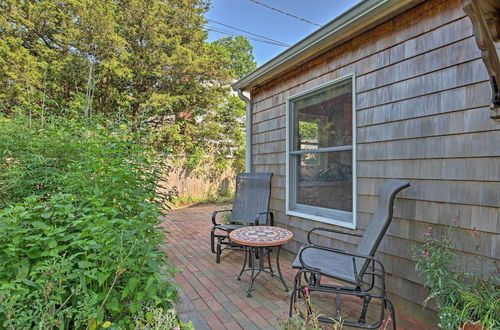 Photo 8 - Cute East Hampton Cottage w/ Patio - Walk to Beach