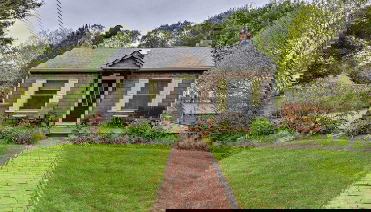 Photo 1 - Cute East Hampton Cottage w/ Patio - Walk to Beach