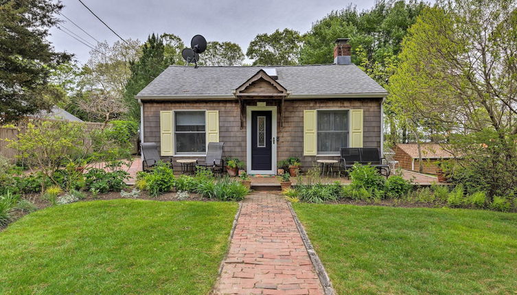 Photo 1 - Cute East Hampton Cottage w/ Patio - Walk to Beach