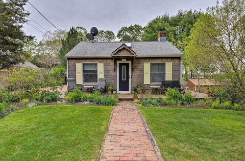 Photo 1 - Cute East Hampton Cottage w/ Patio - Walk to Beach