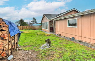 Photo 2 - Horse and Dog-friendly Home Near Redwoods