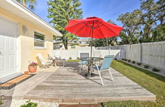 Photo 2 - Pet-friendly Dunedin Townhome w/ Private Yard