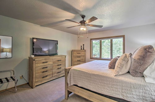 Photo 19 - Chic Pinetop Retreat w/ Separate Apartment