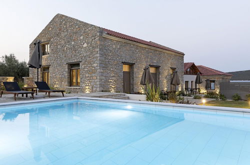 Photo 21 - Lichnos Luxury Suites Stoa