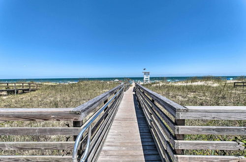 Foto 23 - Convenient Kure Beach Townhome w/ Fire Pit