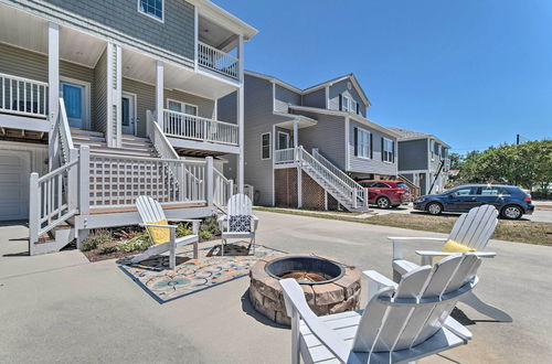 Foto 14 - Convenient Kure Beach Townhome w/ Fire Pit