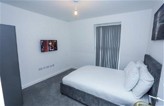 Foto 2 - Immaculate 2-bed Apartment in London
