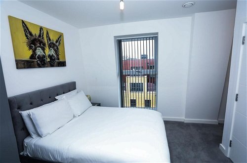 Photo 6 - Immaculate 2-bed Apartment in London