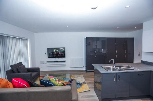Photo 14 - Immaculate 2-bed Apartment in London