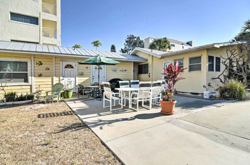 Photo 5 - Indian Shores Cottage w/ Cabana - Steps to Beach