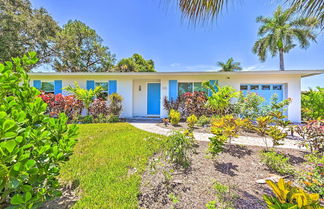 Photo 2 - Home Close to Naples Beach - Pets Welcome