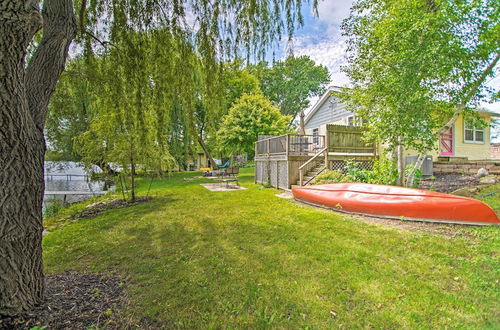 Foto 16 - Charming Horicon Cottage + Dock on Rock River