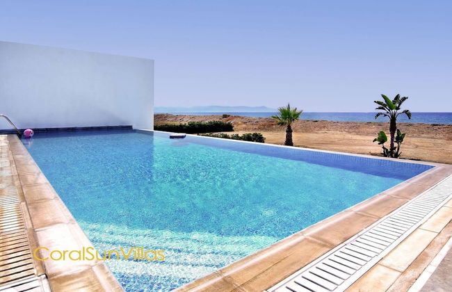 Blue - Beach Front Spectacular Villa Sleeps 10 - Foto 23