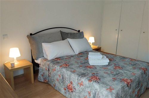Photo 2 - Beautiful 2-bed Apartment in Chania 65 sqm Space w