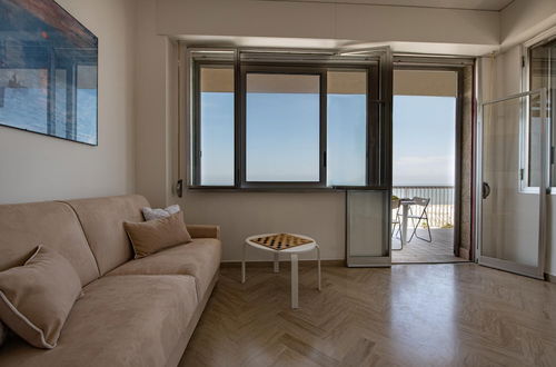 Photo 10 - Ventodue in Rimini With 2 Bedrooms and 1 Bathrooms