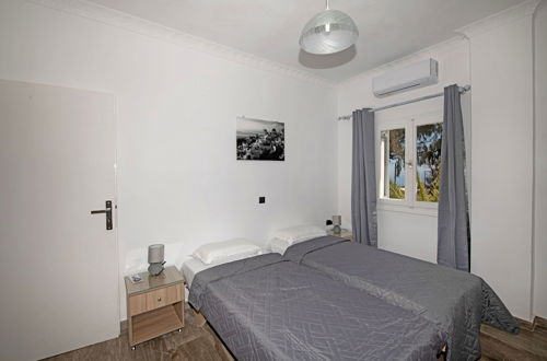 Photo 3 - Thira Santo Apartments