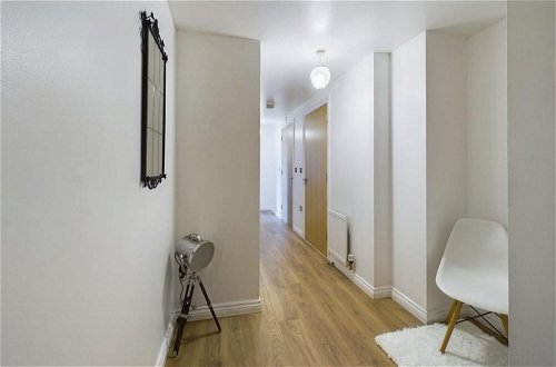 Photo 14 - The Battersea Sanctuary - Classy 1bdr Flat With Terrace