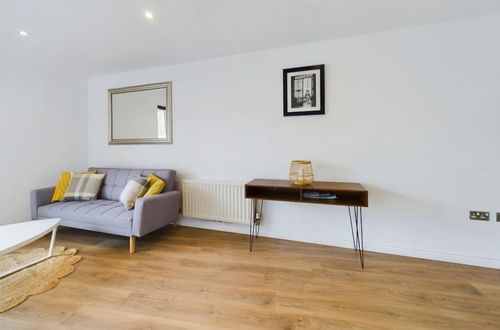 Photo 2 - The Battersea Sanctuary - Classy 1bdr Flat With Terrace