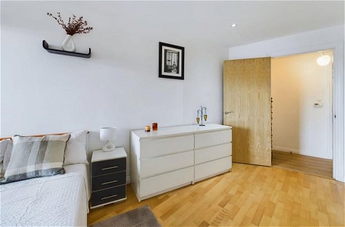 Photo 12 - The Battersea Sanctuary - Classy 1bdr Flat With Terrace