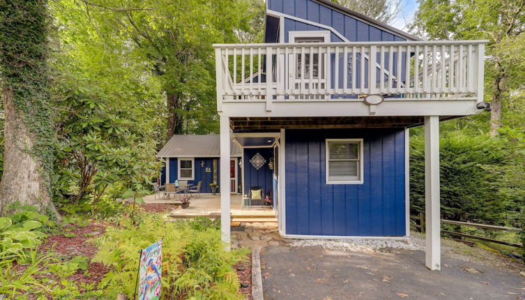 Photo 1 - Bluebird Cottage in Newland Near Hiking & Skiing