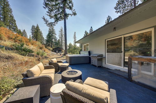 Photo 1 - Chic Idaho Retreat w/ Hot Tub, Grill & Pool Table