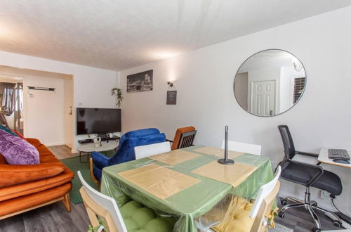 Photo 26 - Immaculate 2-bed Apartment in Dagenham
