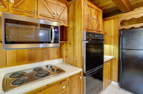 Photo 13 - Pet-friendly Bayfield Cabin Rental With Hot Tub