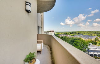 Photo 3 - Luxury Atlanta Rental w/ Balcony: Near Buckhead