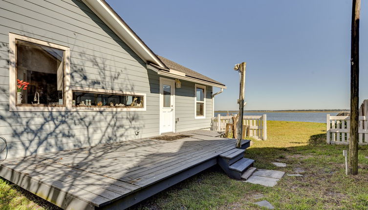 Photo 1 - Waterfront Jacksonville Home: Private Fishing Dock