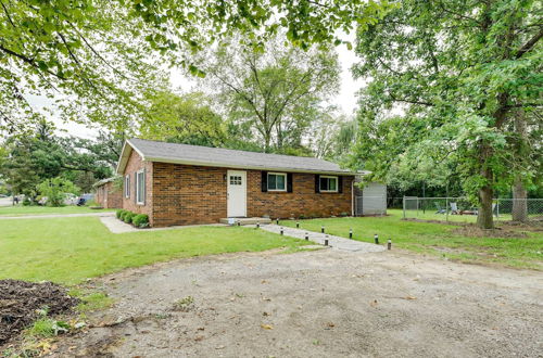 Photo 11 - Cozy Ann Arbor Home w/ Yard & Fire Pit