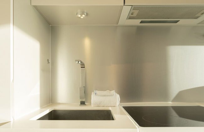 Stylish Studio Apartments - Photo 3