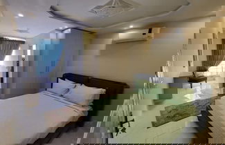Photo 2 - C Suites
