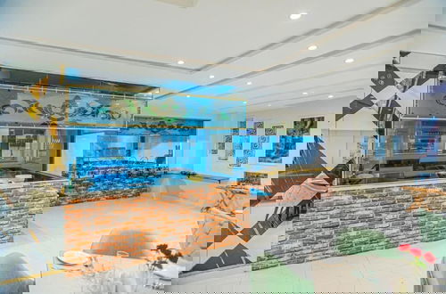 Photo 18 - C Suites