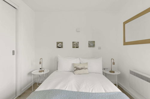 Photo 3 - Gorgeous Mile End Flat