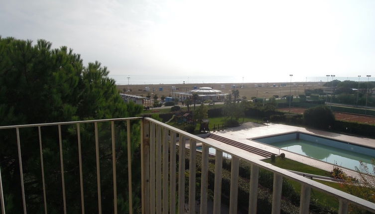 Foto 1 - Homely 1 Bedroom Flat With Side sea View