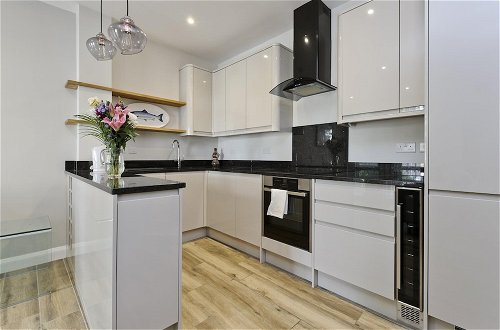 Photo 4 - Stylish two Bedroom Apartment Near Tower Bridge by Underthedoormat