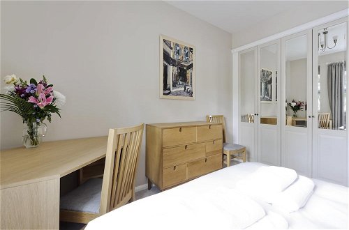 Photo 9 - Stylish two Bedroom Apartment Near Tower Bridge by Underthedoormat