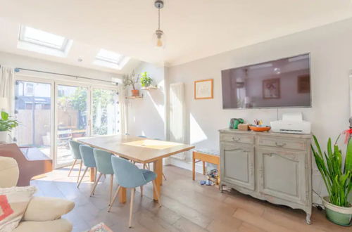 Photo 21 - Charming 4BD House With Private Garden - Tooting