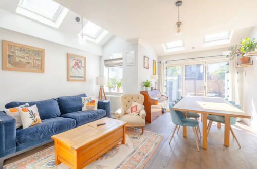 Photo 25 - Charming 4BD House With Private Garden - Tooting