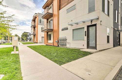 Foto 10 - Upscale Denver Townhome w/ City Skyline Views