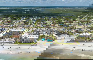 Foto 3 - Pelican Condo B602