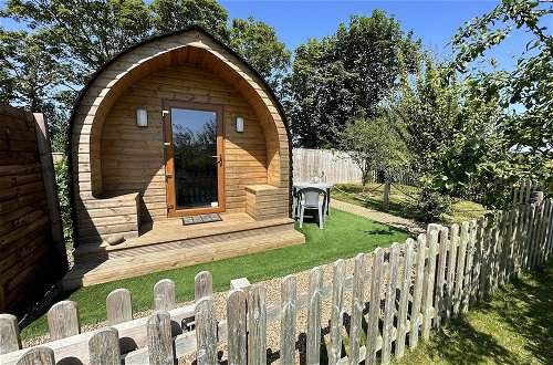 Foto 12 - Luxury Glamping Pod With Hot Tub, fee Applies