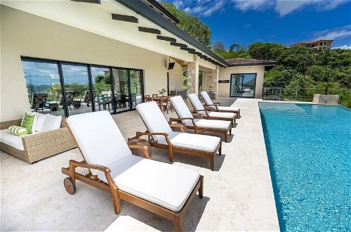 Photo 3 - Playa Flamingo Designer Home With Spectacular 180 Ocean Views - Casa DEL MAR