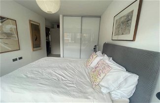 Foto 1 - Chic 2BD Flat With Private Balcony - Greenwich