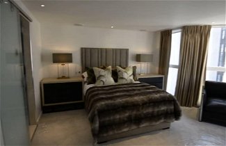 Foto 3 - Spacius 3-bed Apartment in Kensington, London