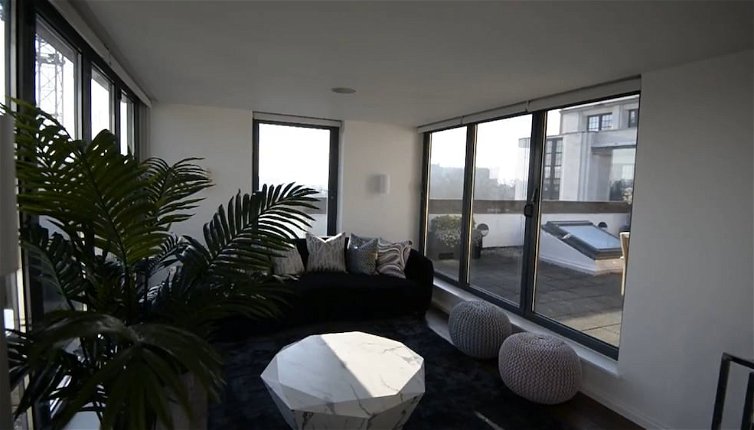 Foto 1 - Spacius 3-bed Apartment in Kensington, London