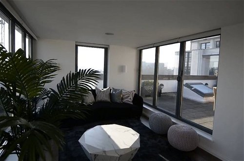 Photo 1 - Spacius 3-bed Apartment in Kensington, London