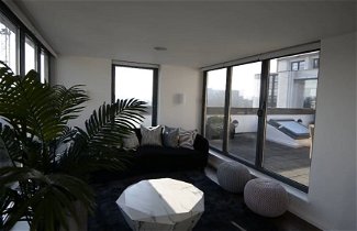 Foto 1 - Spacius 3-bed Apartment in Kensington, London