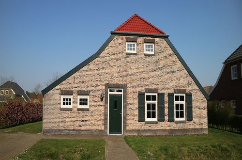 Foto 1 - Comfortable Villa in Limburg With Shared Pool