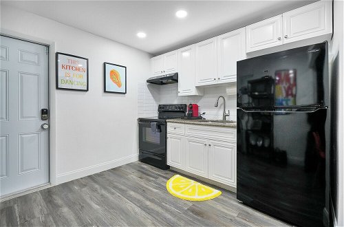 Photo 18 - 28 Guest - 4 Kitchens. Jungle Retreat in Heart Wynwood